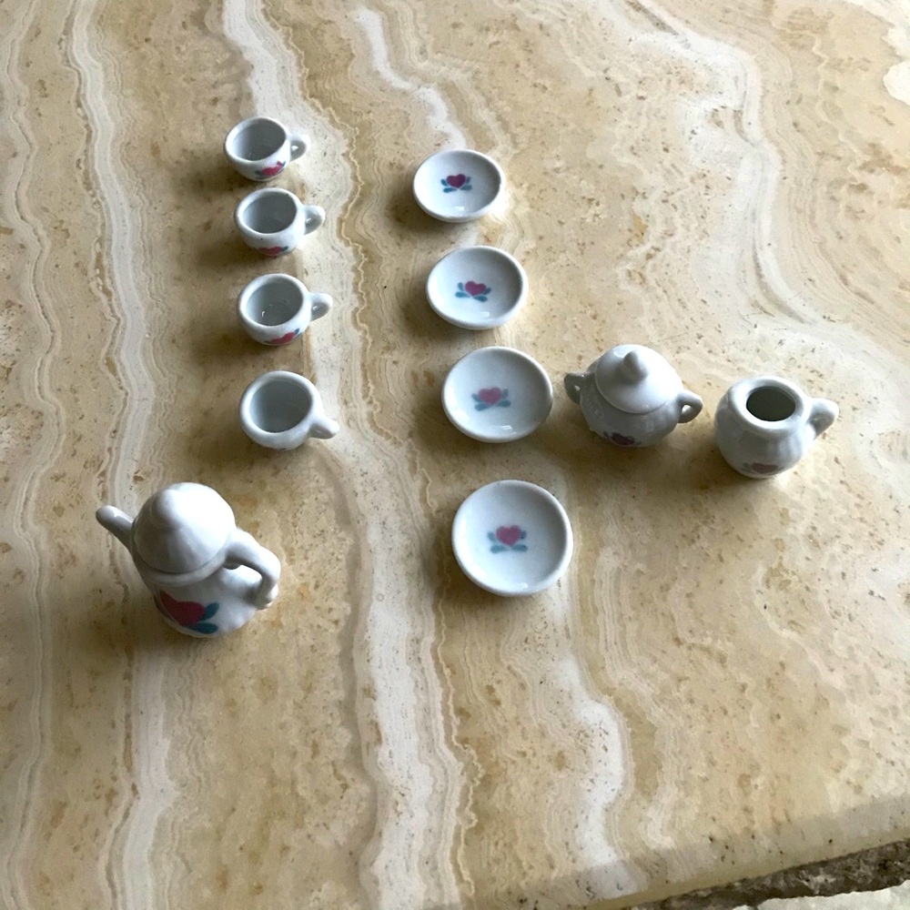 VINTAGE 13 PIECE MINIATURE CHILD’S TEA SET
